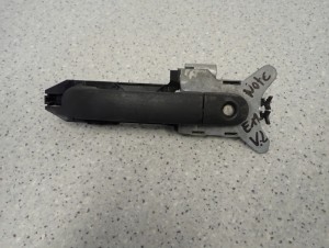 NISSAN NOTE E11 06-12 KLAMKA DRZWI PRZEDNIA LEWA