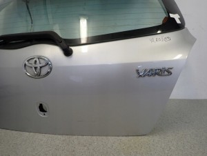 TOYOTA YARIS II 06- KLAPA TYLNA BAGAŻNIKA 1E7 3/11 MINIATURA