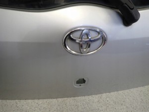 TOYOTA YARIS II 06- KLAPA TYLNA BAGAŻNIKA 1E7 9/11 MINIATURA