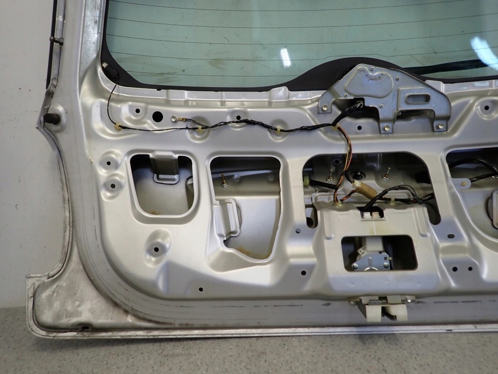 SUZUKI SX4 06-13 KLAPA BAGAŻNIKA SZYBA TYLNA ZCC 11/12