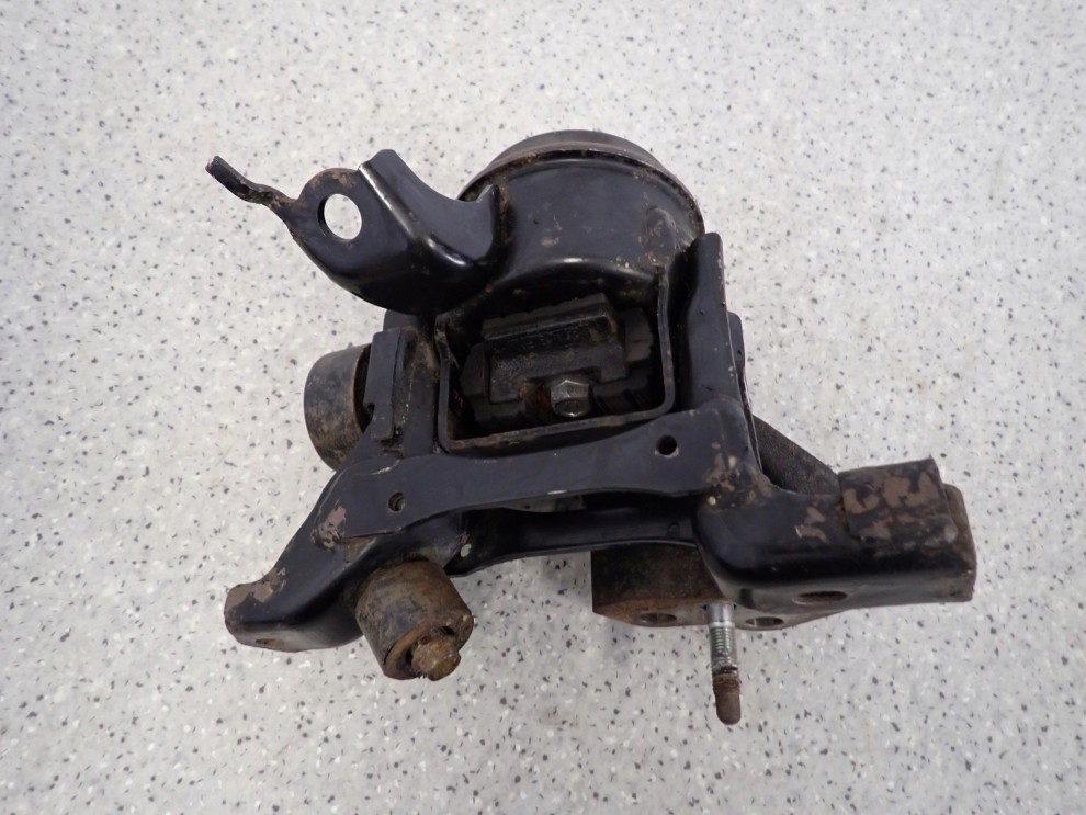 TOYOTA YARIS II 1.4 D4D 06- PODUSZKA SILNIKA PRZEDNIA PRAWA NR 37 6/7