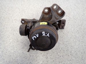 TOYOTA YARIS II 1.4 D4D 06- PODUSZKA SILNIKA PRZEDNIA PRAWA NR 37 5/7 MINIATURA