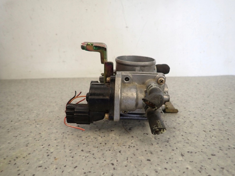 SUZUKI IGNIS II 1.5i 04- PRZEPUSTNICA POWIETRZA 3/5