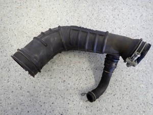 TOYOTA YARIS I 1.4 D4D 99-05 RURA PRZEWÓD POWIETRZA 2/4 MINIATURA