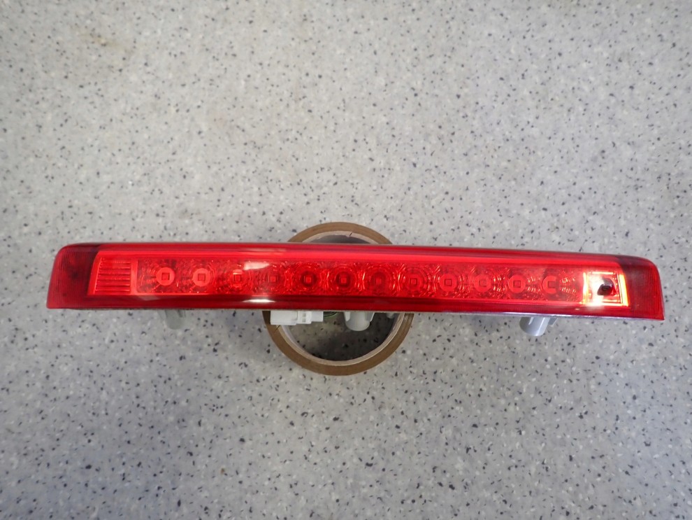 KIA CEED KOMBI 06-12 LAMPKA TRZECI STOP TYŁ 1/7