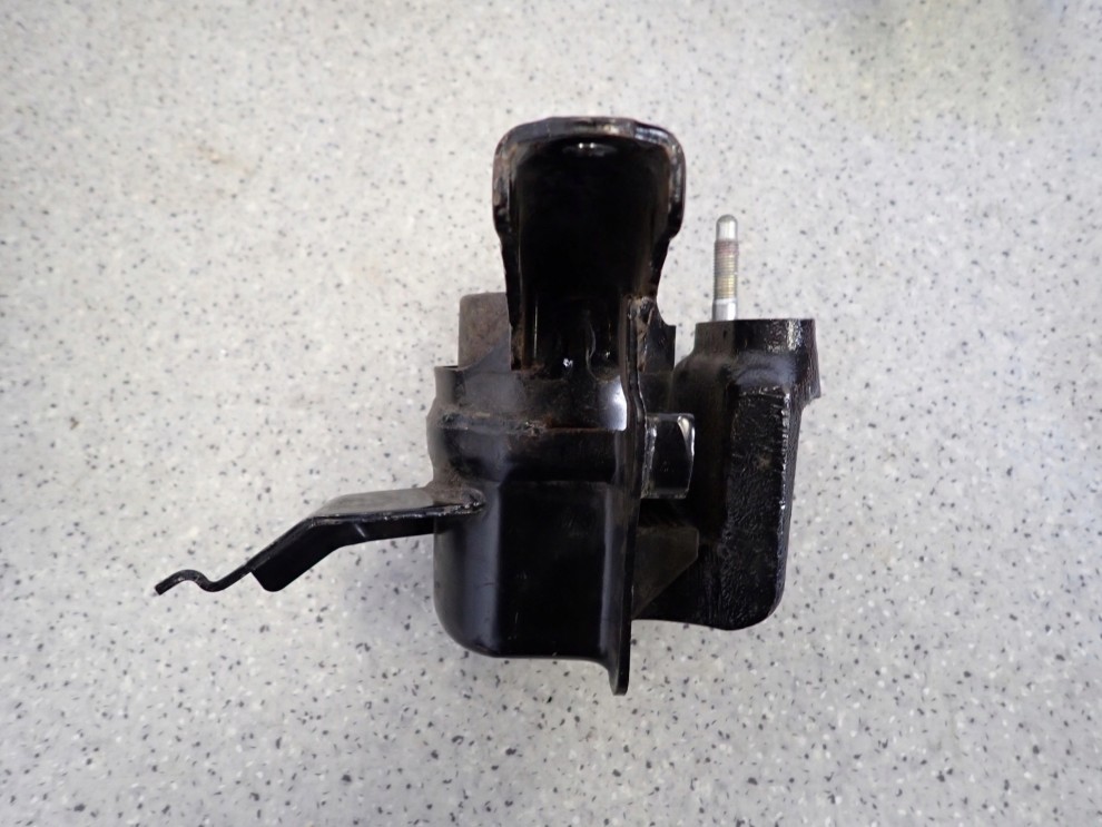 TOYOTA YARIS II 1.4 D4D 09- PODUSZKA SILNIKA PRAWA LIFT NR 82 3/5