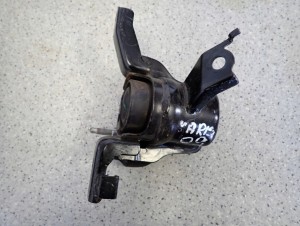 TOYOTA YARIS II 1.4 D4D 09- PODUSZKA SILNIKA PRAWA LIFT NR 82 4/5 MINIATURA