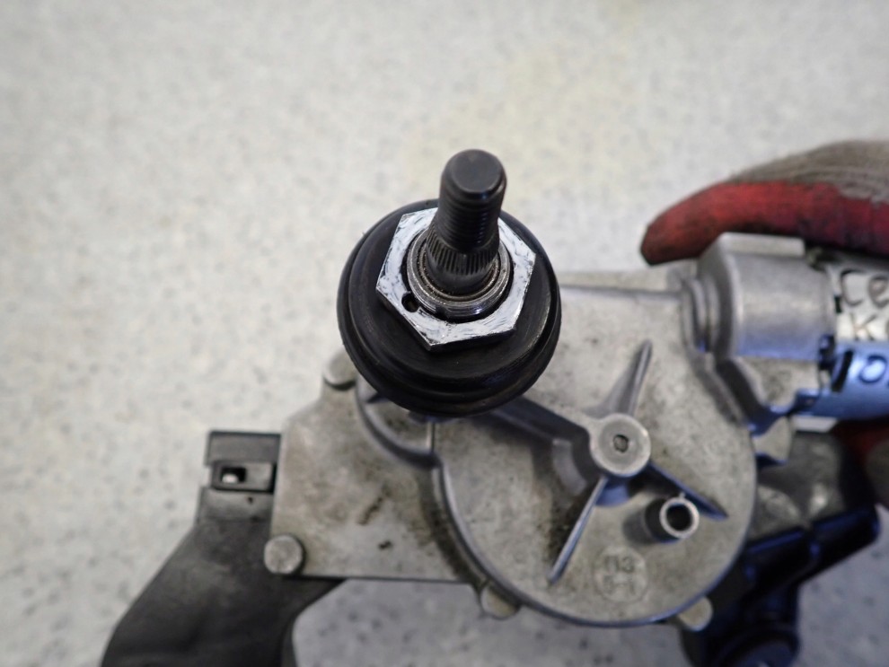 KIA CEED KOMBI 06-12 SILNICZEK WYCIERACZKI TYŁ 6/6