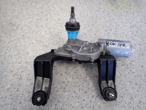 KIA CEED KOMBI 06-12 SILNICZEK WYCIERACZKI TYŁ