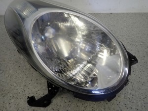 NISSAN MICRA K12 08-10 REFLEKTOR PRAWY LAMPA PRZEDNIA 2/8 MINIATURA