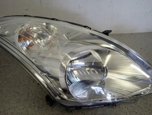 SUZUKI SWIFT MK7 10-16 REFLEKTOR PRZEDNI PRAWY LAMPA PRZÓD EUROPA 3/9 MINIATURA