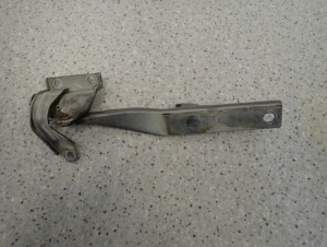 SUZUKI GRAND VITARA II 05-12 ZAWIS MASKI LEWY 2/3 MINIATURA