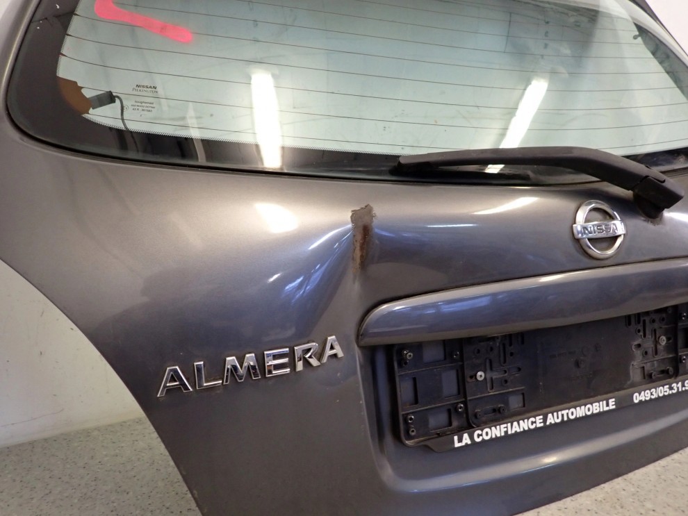 NISSAN ALMERA N16 HB 00-06 SZYBA TYLNA BAGAŻNIKA KLAPA NA SZYBĘ 4/10