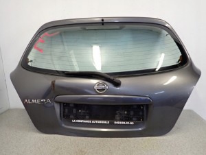 NISSAN ALMERA N16 HB 00-06 SZYBA TYLNA BAGAŻNIKA KLAPA NA SZYBĘ 1/10 MINIATURA