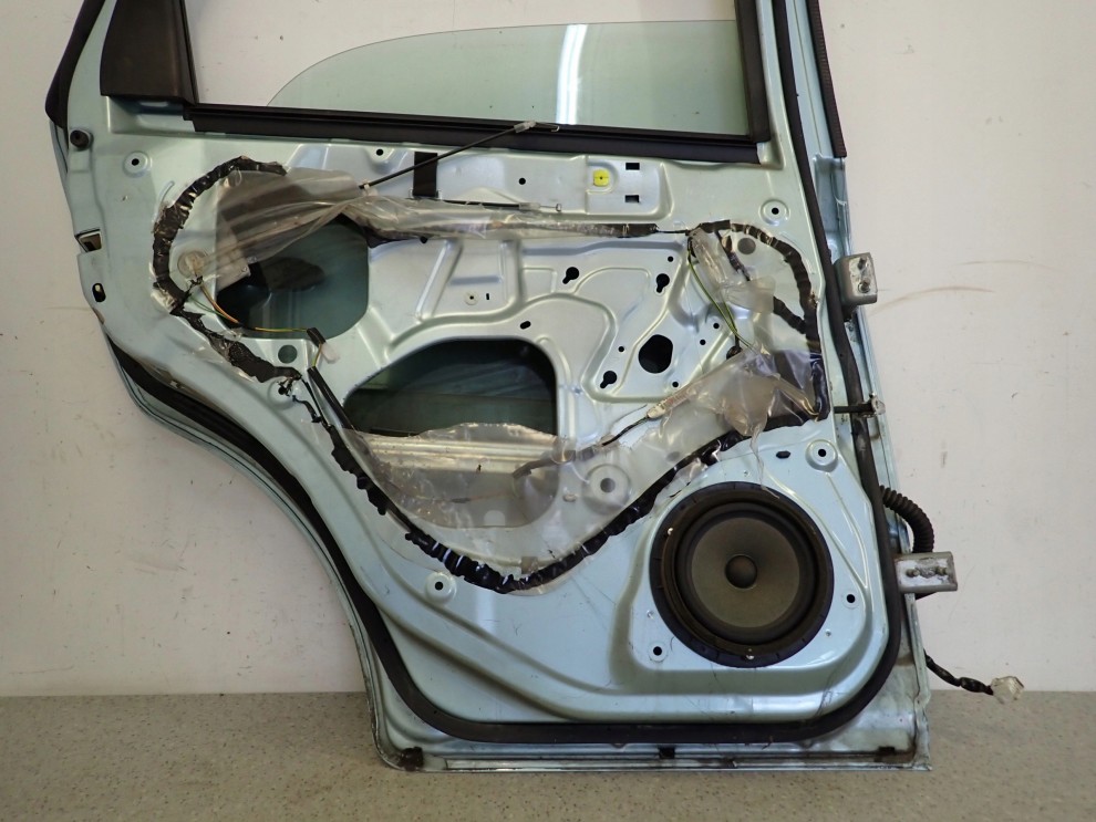 SUZUKI SX4 06-12 DRZWI TYLNE LEWE ZEE 11/11