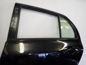 TOYOTA YARIS II 06-11 5d DRZWI TYLNE LEWE 209 11/14 MINIATURA