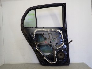 TOYOTA YARIS II 06-11 5d DRZWI TYLNE LEWE 209 13/14 MINIATURA