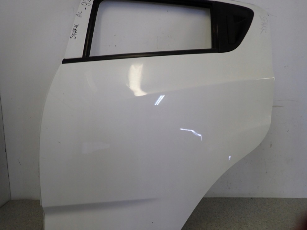 CHEVROLET SPARK 09-15 DRZWI TYLNE LEWE GAZ 2/10