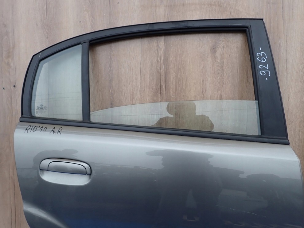 KIA RIO II HATCHBACK 05-11 DRZWI TYLNE PRAWE IM 10/12