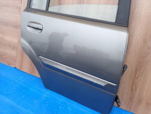 KIA RIO II HATCHBACK 05-11 DRZWI TYLNE PRAWE IM 4/12 MINIATURA