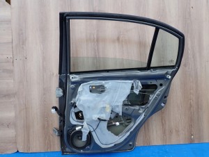 KIA RIO II HATCHBACK 05-11 DRZWI TYLNE PRAWE IM 11/12 MINIATURA