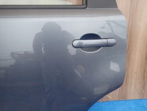 NISSAN NOTE E11 06-12 DRZWI TYLNE LEWE B52 5/10 MINIATURA