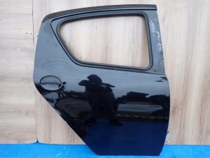 TOYOTA AYGO 05-12 5d DRZWI TYLNE PRAWE 211 1/10 MINIATURA