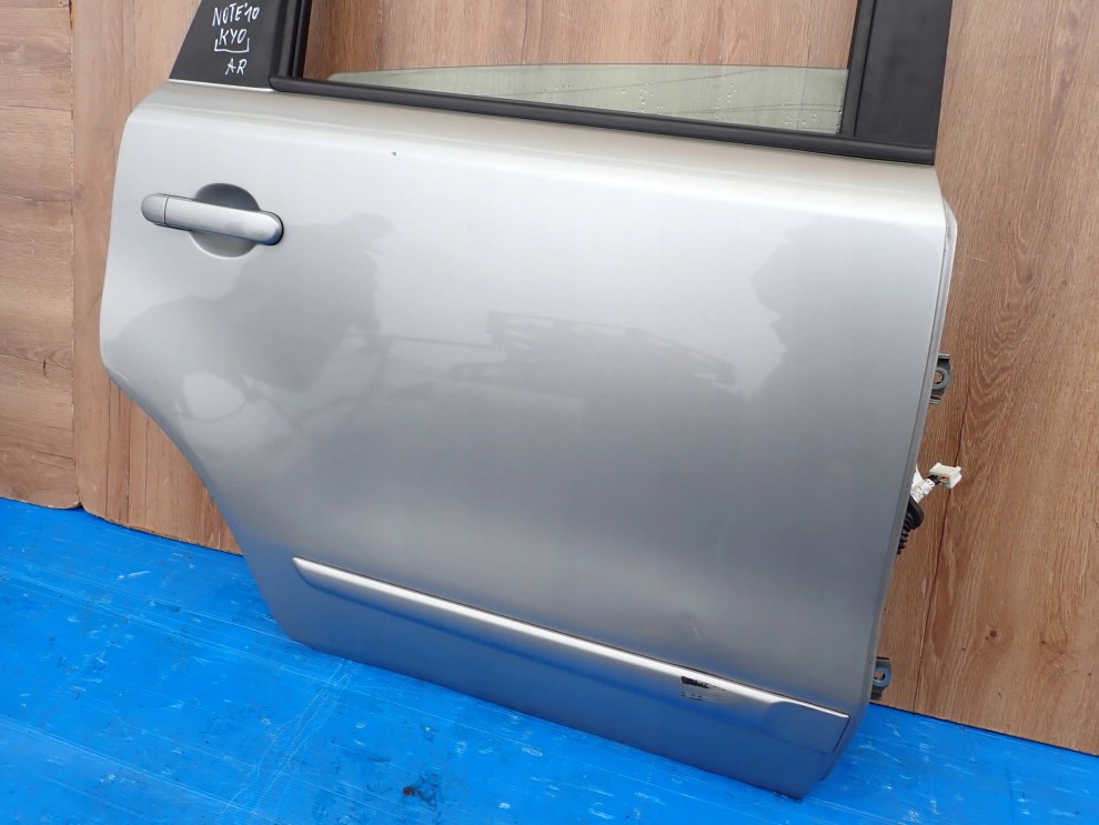 NISSAN NOTE E11 06-12 DRZWI TYLNE PRAWE KY0 4/8