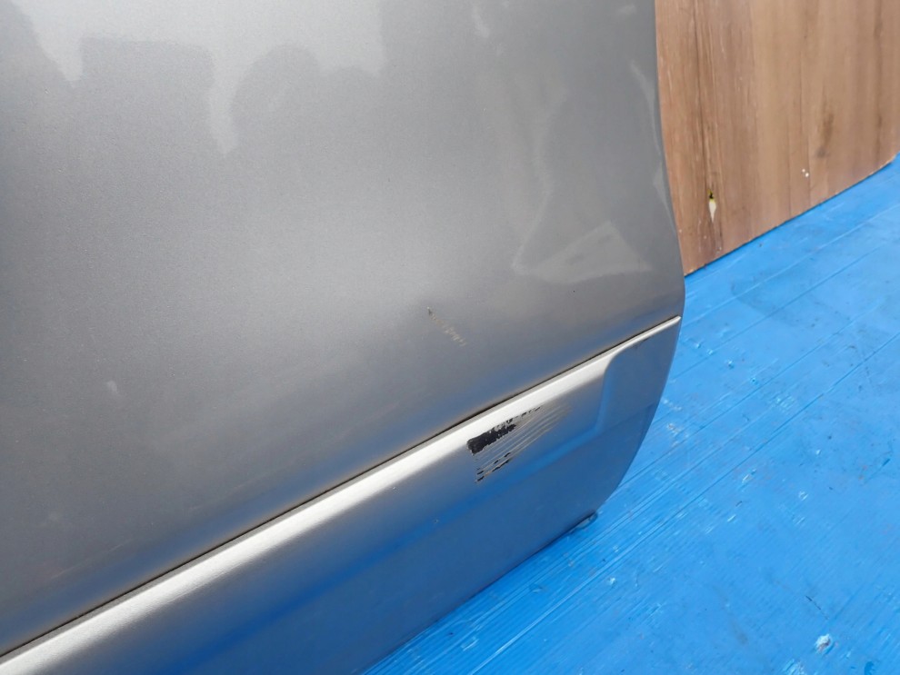 NISSAN NOTE E11 06-12 DRZWI TYLNE PRAWE KY0 6/8