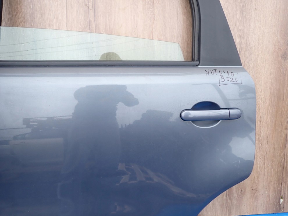 NISSAN NOTE E11 06-12 DRZWI TYLNE LEWE B52 9/11