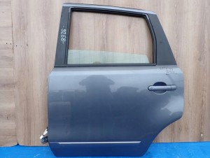 NISSAN NOTE E11 06-12 DRZWI TYLNE LEWE B52 1/11 MINIATURA