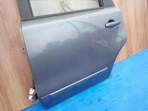 NISSAN NOTE E11 06-12 DRZWI TYLNE LEWE B52 3/11 MINIATURA