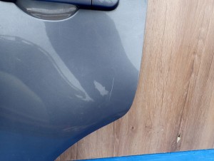 NISSAN NOTE E11 06-12 DRZWI TYLNE LEWE B52 5/11 MINIATURA