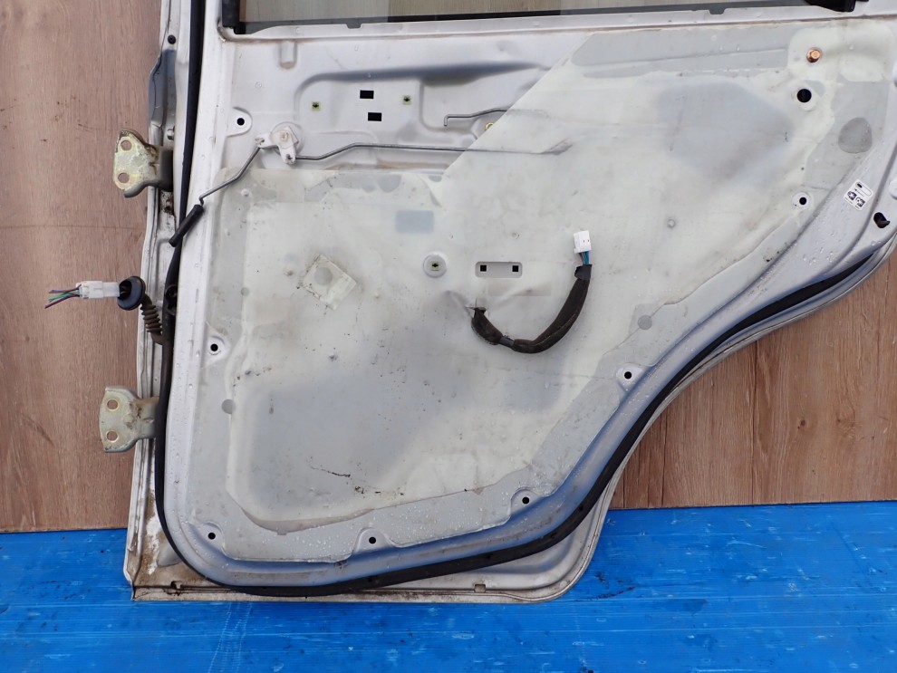 CHEVROLET AVEO SEDAN 4D T250 07- DRZWI TYLNE PRAWE 92U 9/9