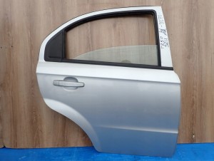 CHEVROLET AVEO SEDAN 4D T250 07- DRZWI TYLNE PRAWE 92U 1/9 MINIATURA