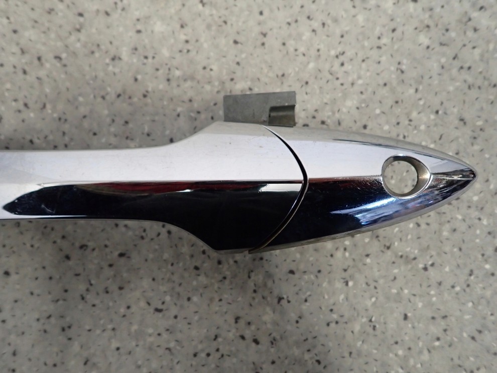 HONDA FRV FR-V 05- KLAMKA PRZEDNIA LEWA CHROM 2/4