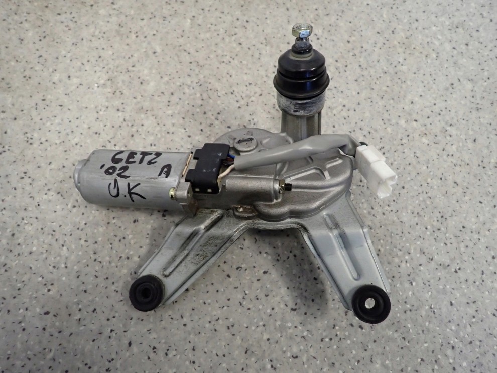 HYUNDAI GETZ SILNICZEK WYCIERACZEK SILNIK TYŁ 1/5