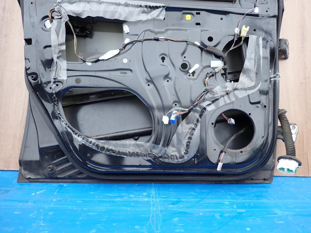 SUZUKI SWIFT 5d MK6 04-09 DRZWI PRZEDNIE LEWE ZCE 12/12