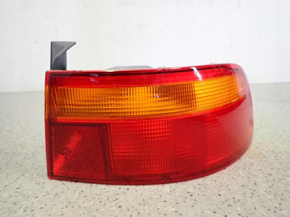 HONDA ACCORD 93-95 EUROPA LAMPA TYLNA PRAWA NOWA ORYGINAŁ 1/5