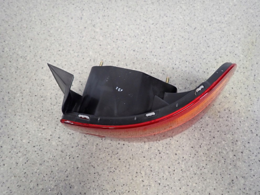 HONDA ACCORD 93-95 EUROPA LAMPA TYLNA PRAWA NOWA ORYGINAŁ 3/5