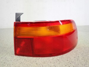 HONDA ACCORD 93-95 EUROPA LAMPA TYLNA PRAWA NOWA ORYGINAŁ