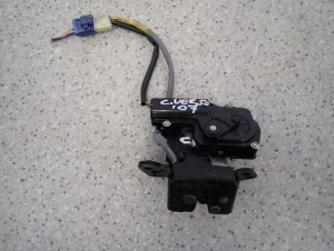 COROLLA VERSO 04-08 ZAMEK KLAPY BAGAŻNIKA 2/5 MINIATURA