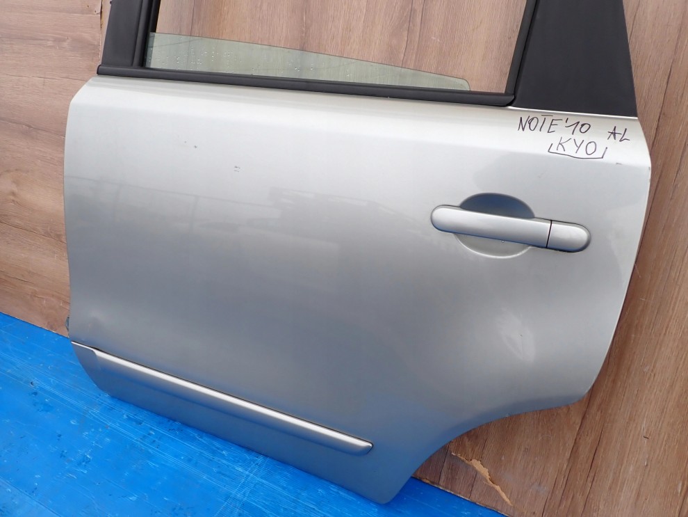 NISSAN NOTE E11 06-12 DRZWI TYLNE LEWE KY0 5/13