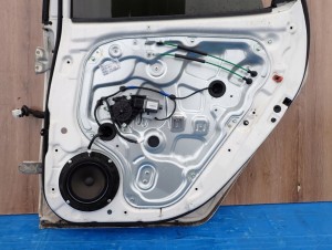 HYUNDAI I30 HATCHBACK 07-12 DRZWI TYLNE PRAWE TCW 11/12 MINIATURA