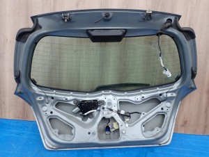 TOYOTA YARIS II 06- KLAPA TYLNA BAGAŻNIKA 1F8 11/12 MINIATURA