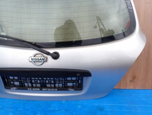 NISSAN ALMERA N16 00-06 KLAPA BAGAŻNIKA SZYBA TYLNA KL0 4/11 MINIATURA