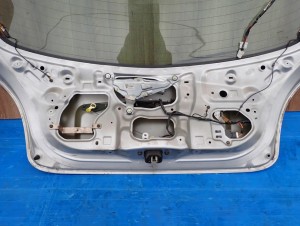 NISSAN ALMERA N16 00-06 KLAPA BAGAŻNIKA SZYBA TYLNA KL0 11/11 MINIATURA