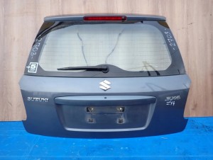 SUZUKI SX4 06-13 KLAPA BAGAŻNIKA SZYBA TYLNA ZY4 1/7 MINIATURA