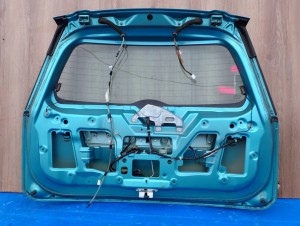 SUZUKI SPLASH 08-14 KLAPA TYLNA BAGAŻNIKA ZKC 7/7 MINIATURA