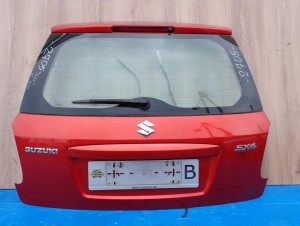 SUZUKI SX4 06-13 KLAPA BAGAŻNIKA SZYBA TYLNA ZFS 1/7 MINIATURA